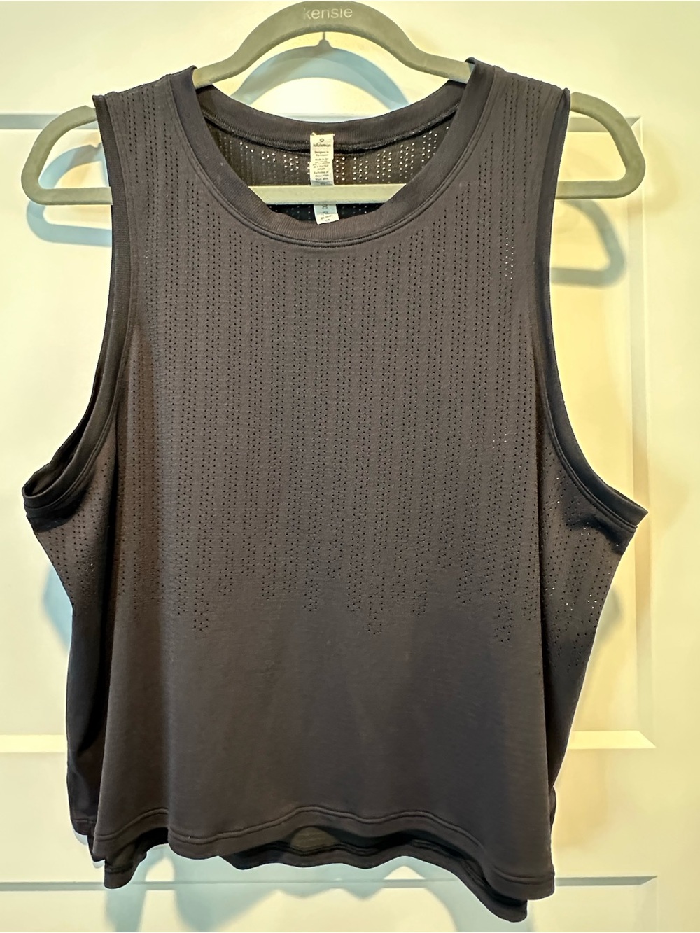 Lululemon Womens Black ***Size 12*** Train to Be Tank Mesh